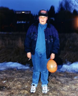 Olvi Cap 4 800 € / UNTITLED, NUORET SANKARIT / YOUNG HEROES, 1995-1996, 101,5 x 81,5 cm, c-print black metal frame + glass, ed. 1/10