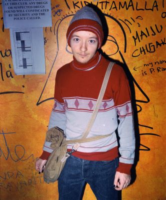 Jussi Skirt 2 300 € / UNTITLED, STADIN NUORET / URBAN YOUTH, 1998-1999, 80 x 65 cm, kuva-aukko 59 x 48 cm, c-print black metal frames + glass, ed. 1/10