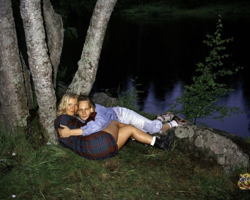 Under the Alder 4 800 € / UNTITLED, NUORET SANKARIT / YOUNG HEROES, 1995-1996, 82 x 103,5 cm, c-print black metal frames + glass, ed. 3/10