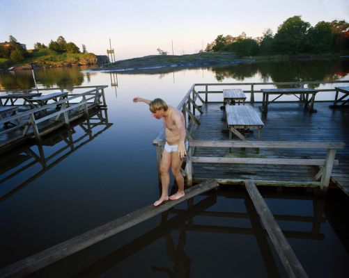 Balancing on a Dock 4 800 € / UNTITLED, STADIN NUORET / URBAN YOUTH, 1998-1999, 80,5 x 100,5 cm, c-print black metal frames + glass, ed. 2/10