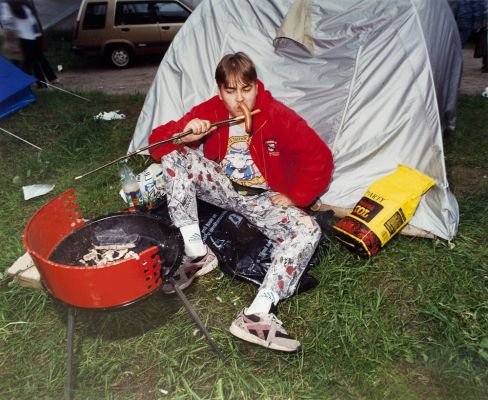 Sausage Eater 1 100 € / UNTITLED, NUORET SANKARIT / YOUNG HEROES, 1995-1996, 50 x 60,5 cm, print size 29,5 x 37 cm, c-print black metal frames + glass, ed. 1/10