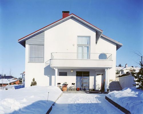 Blue and white 8 / I-VIII 3 000 € / Finnish view - fragments of our time, 2002-2004, 65 x 80 cm, c-print diasec, signed, ed. 1/6