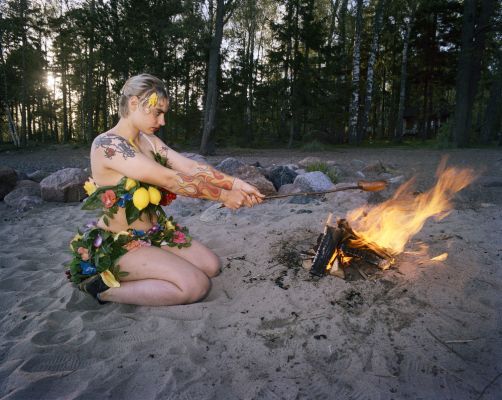 Roosa and the Fire 5 000 € / Marked skin, 1999-2000, 89 cx 110 m, c-print black wooden frames + glass, signed, ed. 1/10