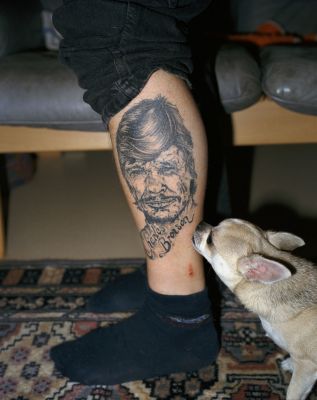 Arto (leg) 2 500 € / Marked skin, 1999-2000, 65 x 52 cm, c-print black wooden frames + glass, signed, ed. 1/10