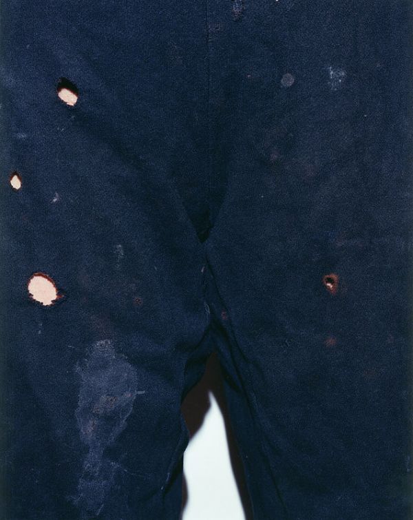 "Heroin addict's sweatpants no.2", 2002, 140 x 188 cm, c-print on aluminium, ed. 6 "Heroin addict's sweatpants no.2", 2002, 140 x 188 cm, c-print on aluminium, ed. 6